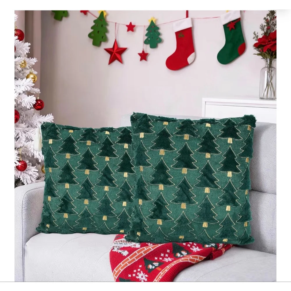 NEW Green Set of 2 Christmas Holiday Throw Pillow Covers 18x18”